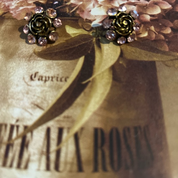 Avon vintage Gold plated earrings with pink CZ diamond studded earrings - Picture 2 of 13